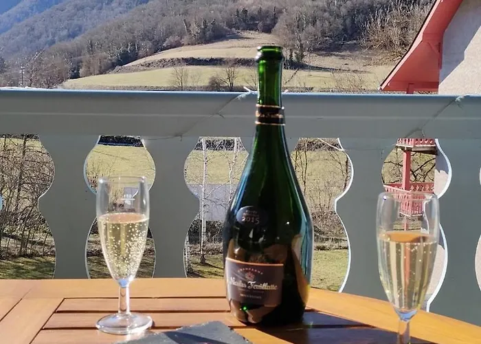 Cosy - Vue Montagne & Riviere - Balcon & Piscine L'ete Апартаменты